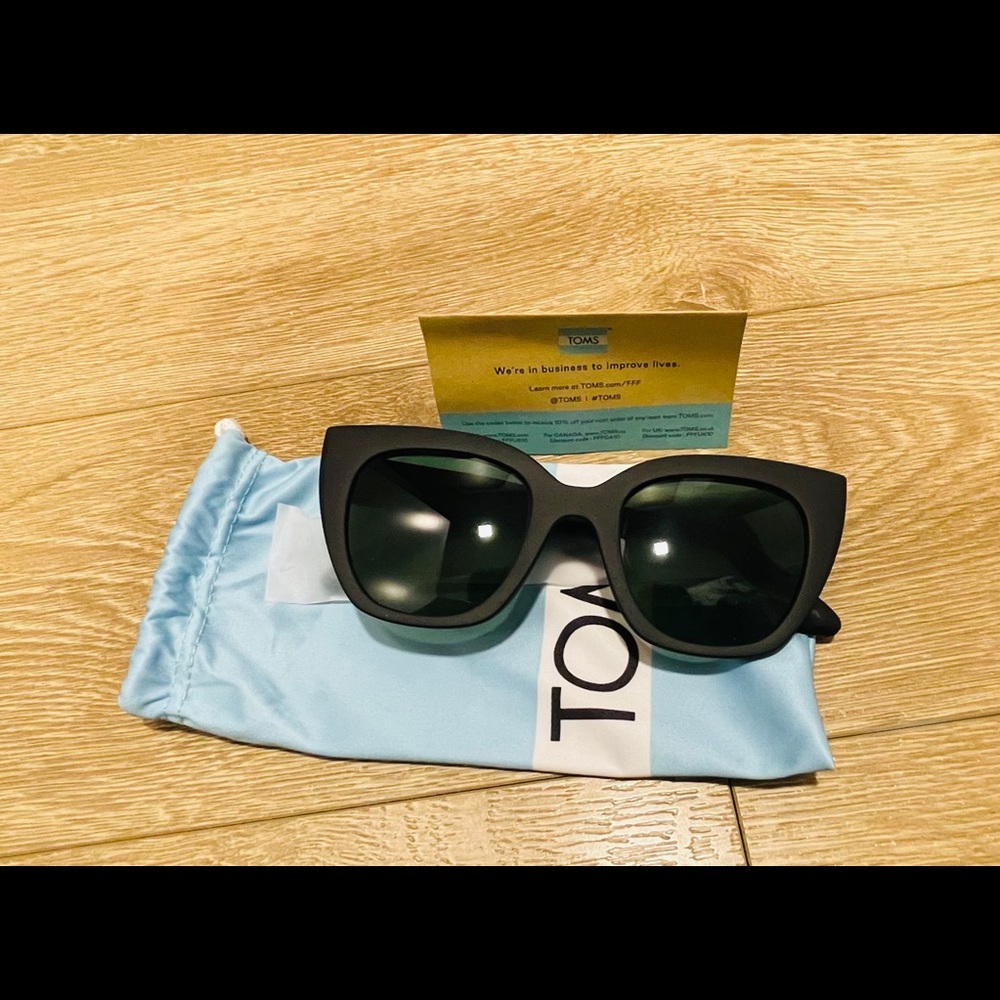 TOMS sunglasses, never used